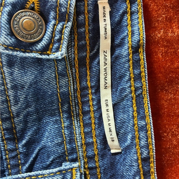 Zara Blue Denim Button-Front Skirt with Contrast Stitching - Picture 2 of 5